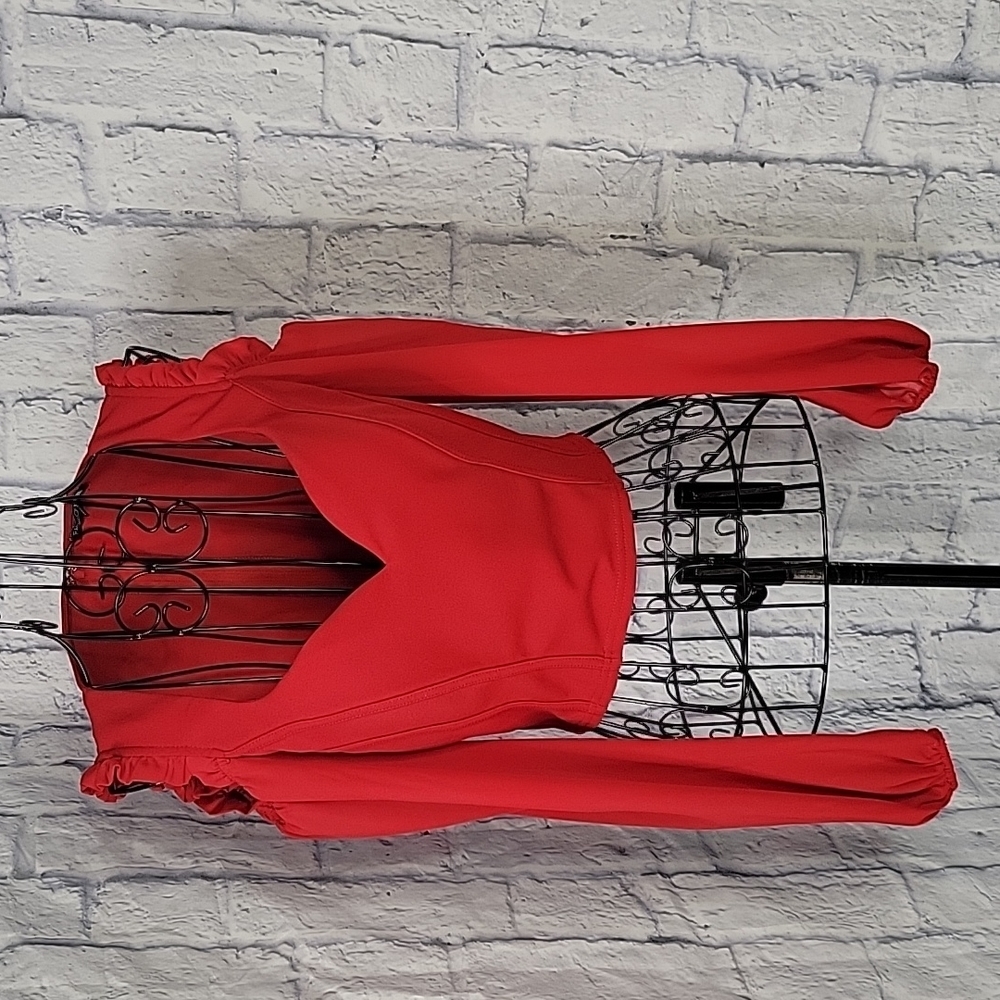 ×FASHION NOVA Red Ruffled Cold Shoulder Cropped Top Medium